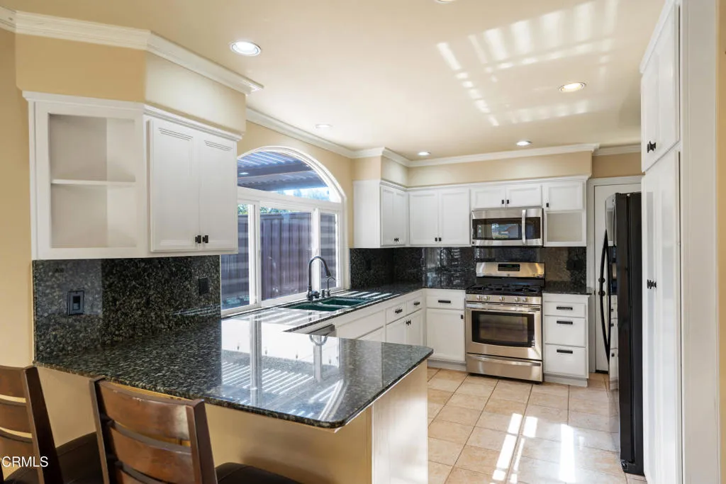 9116 Neath Street, Ventura, California 93004 home-pic-3