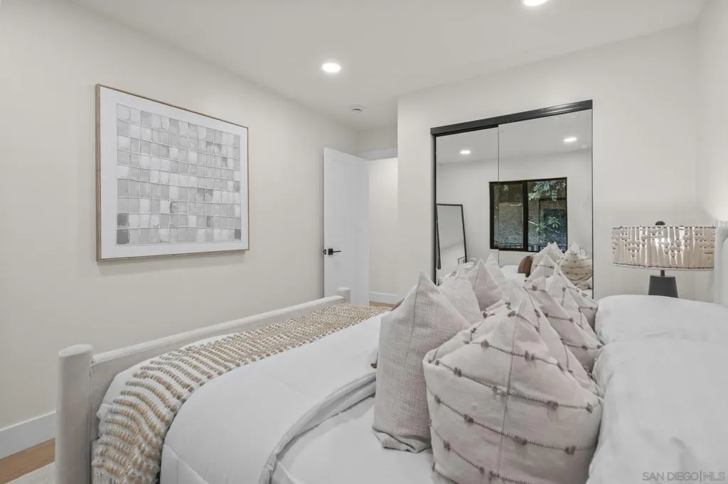 1733 Nautilus Street, La Jolla, California 92037 home-pic-22