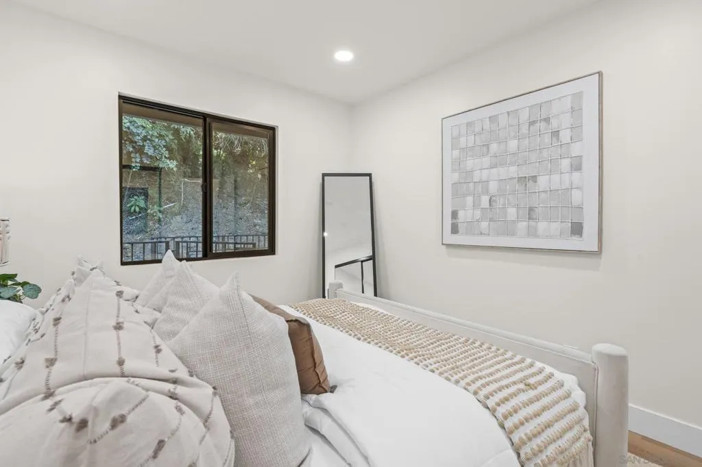 1733 Nautilus Street, La Jolla, California 92037 home-pic-21