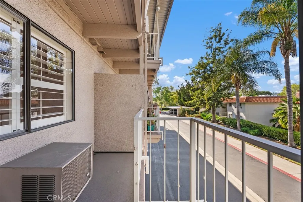 881 Via Mendoza D, Laguna Woods, California 92637 home-pic-9