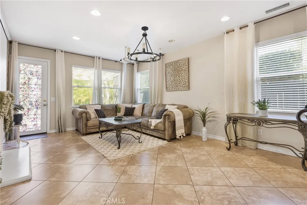 27123 Coral Bells Way, Murrieta, California 92562 home-pic-18