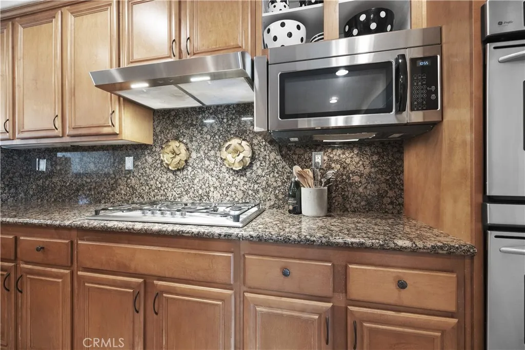 27123 Coral Bells Way, Murrieta, California 92562 home-pic-16