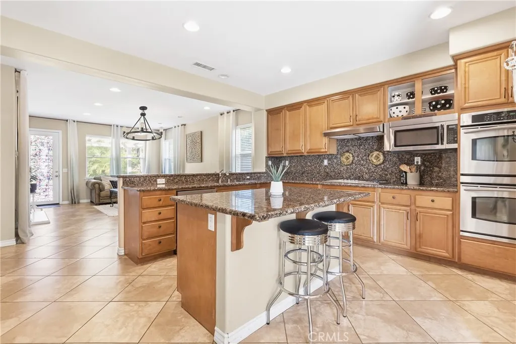 27123 Coral Bells Way, Murrieta, California 92562 home-pic-10