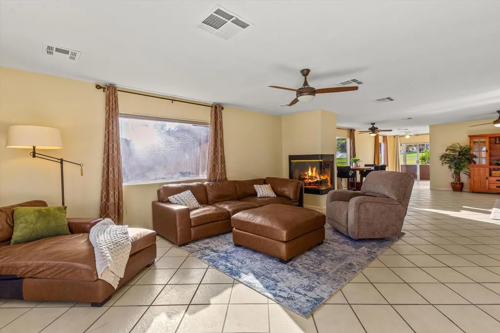 64578 Pinehurst Circle, Desert Hot Springs, California 92240 home-pic-3