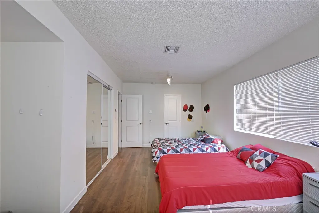 654 Penrith, Los Angeles, California 90023 home-pic-15