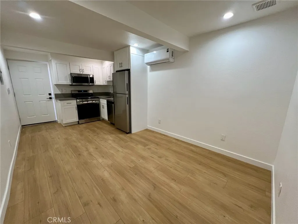 654 Penrith, Los Angeles, California 90023 home-pic-37