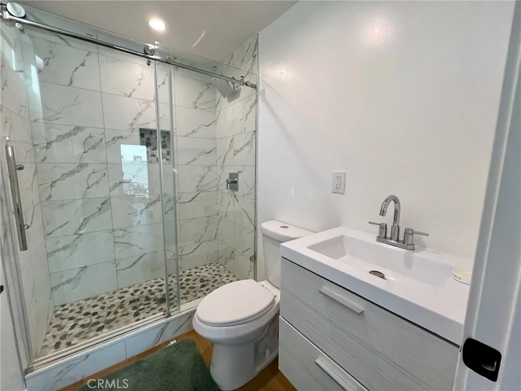 654 Penrith, Los Angeles, California 90023 home-pic-22