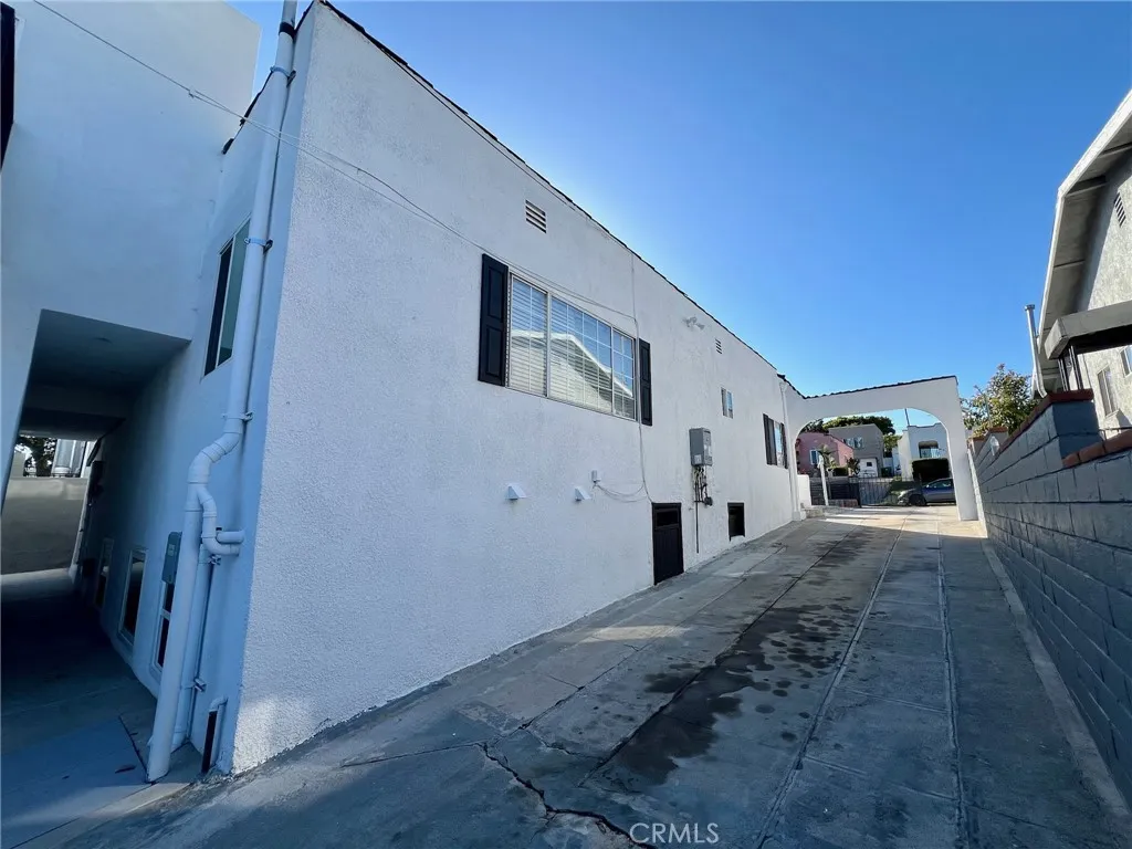 654 Penrith, Los Angeles, California 90023 home-pic-41