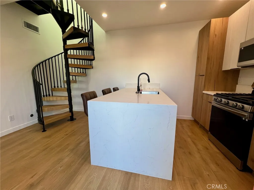 654 Penrith, Los Angeles, California 90023 home-pic-21