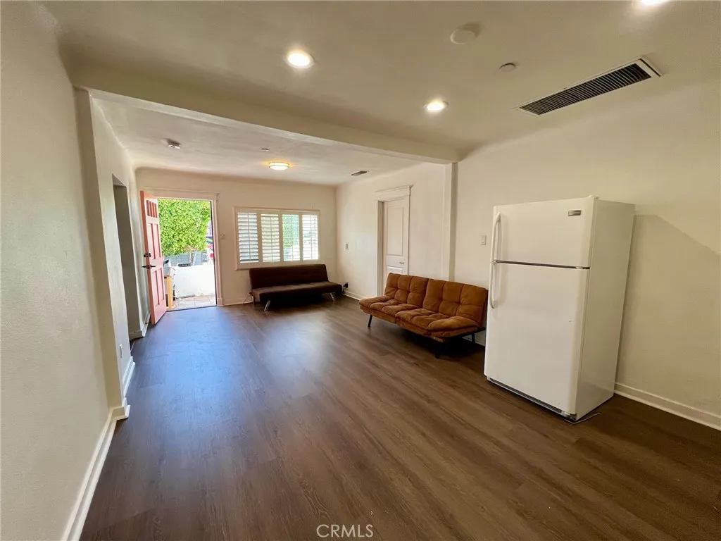 654 Penrith, Los Angeles, California 90023 home-pic-4
