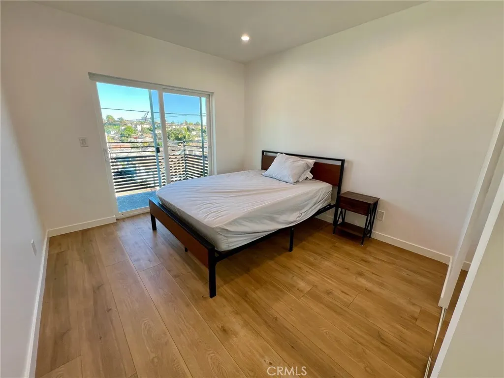 654 Penrith, Los Angeles, California 90023 home-pic-29