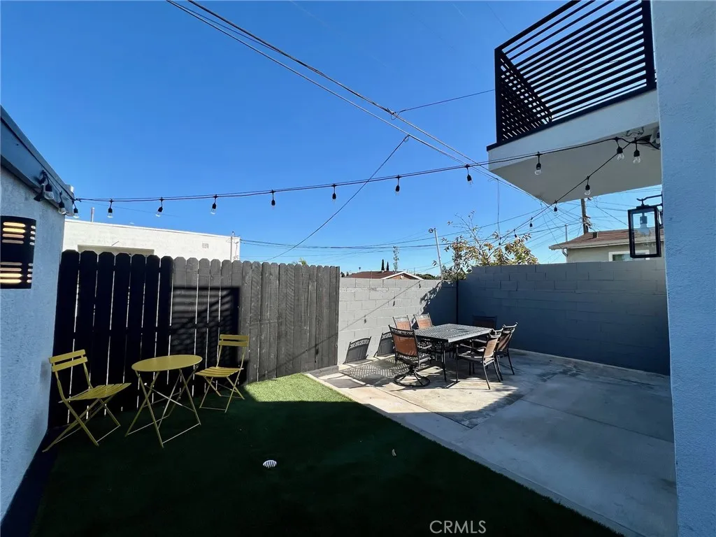 654 Penrith, Los Angeles, California 90023 home-pic-17