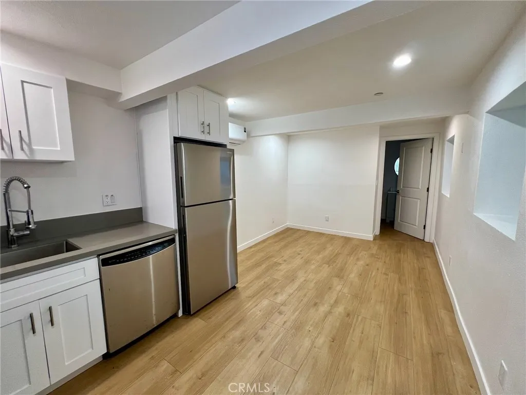 654 Penrith, Los Angeles, California 90023 home-pic-35