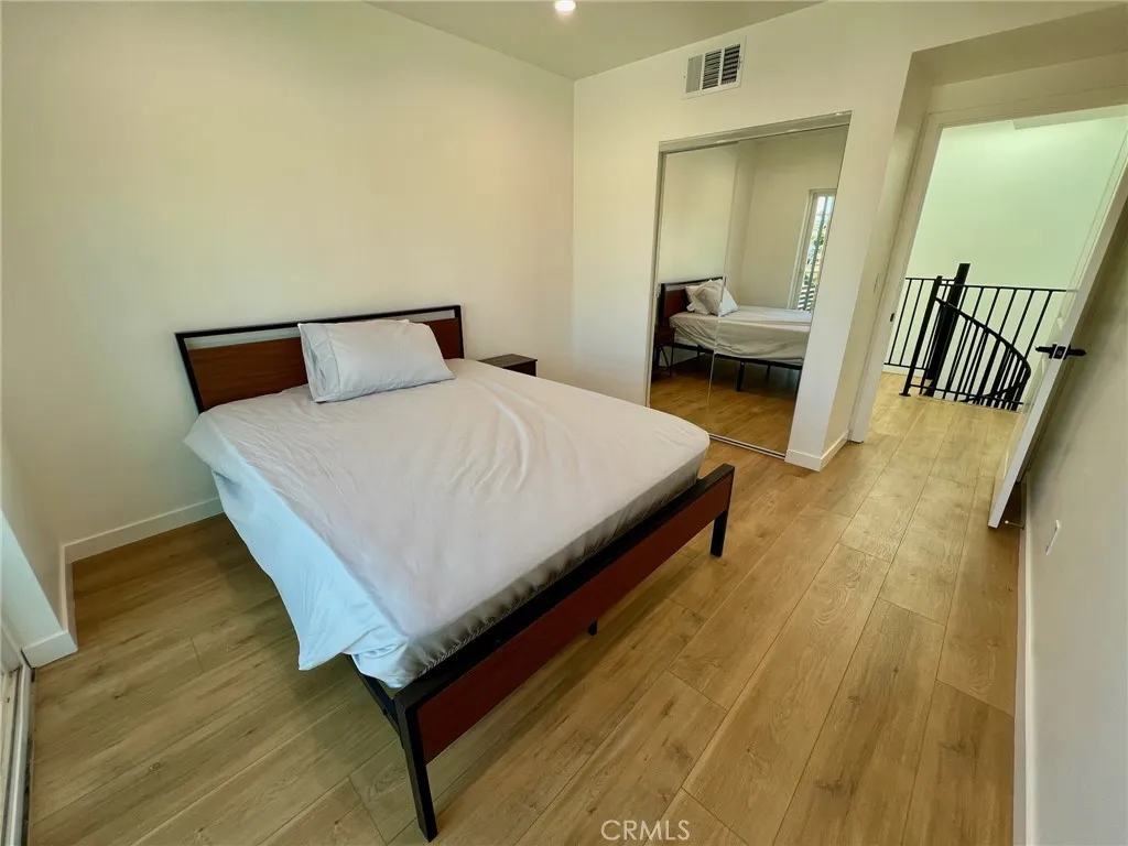 654 Penrith, Los Angeles, California 90023 home-pic-30