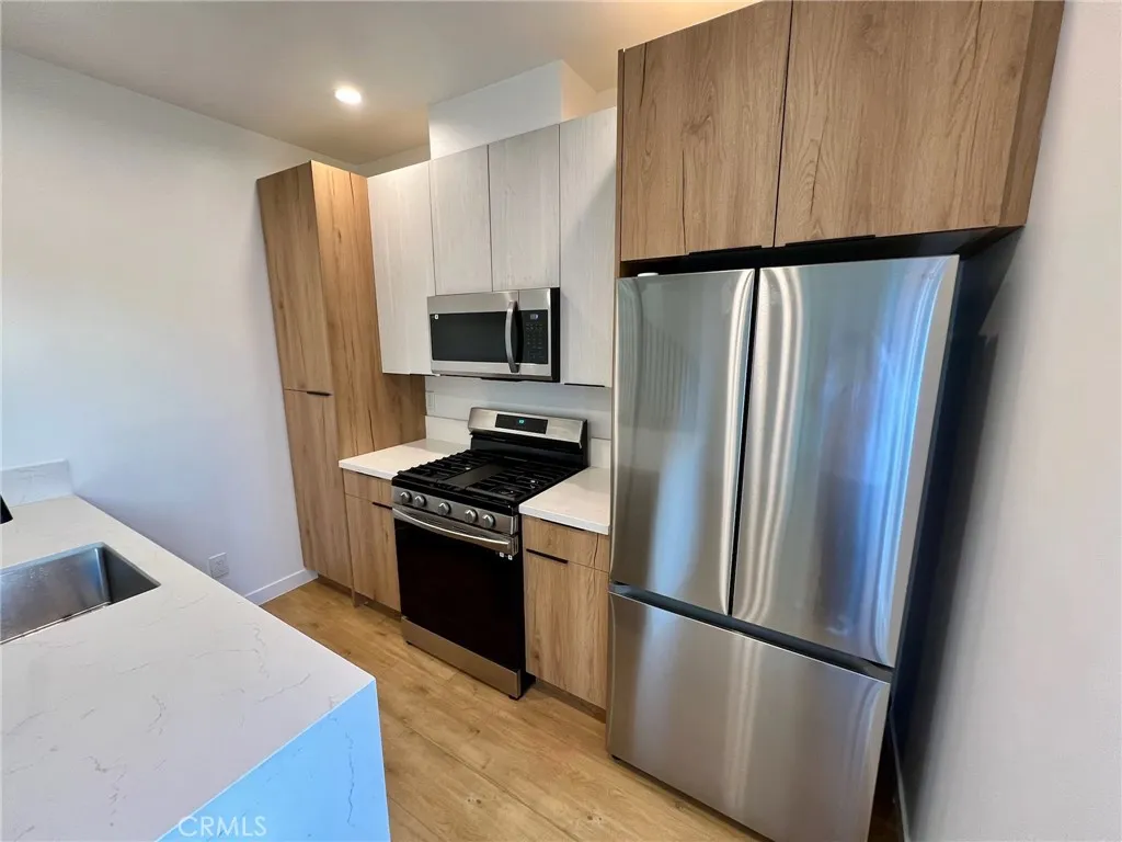 654 Penrith, Los Angeles, California 90023 home-pic-19