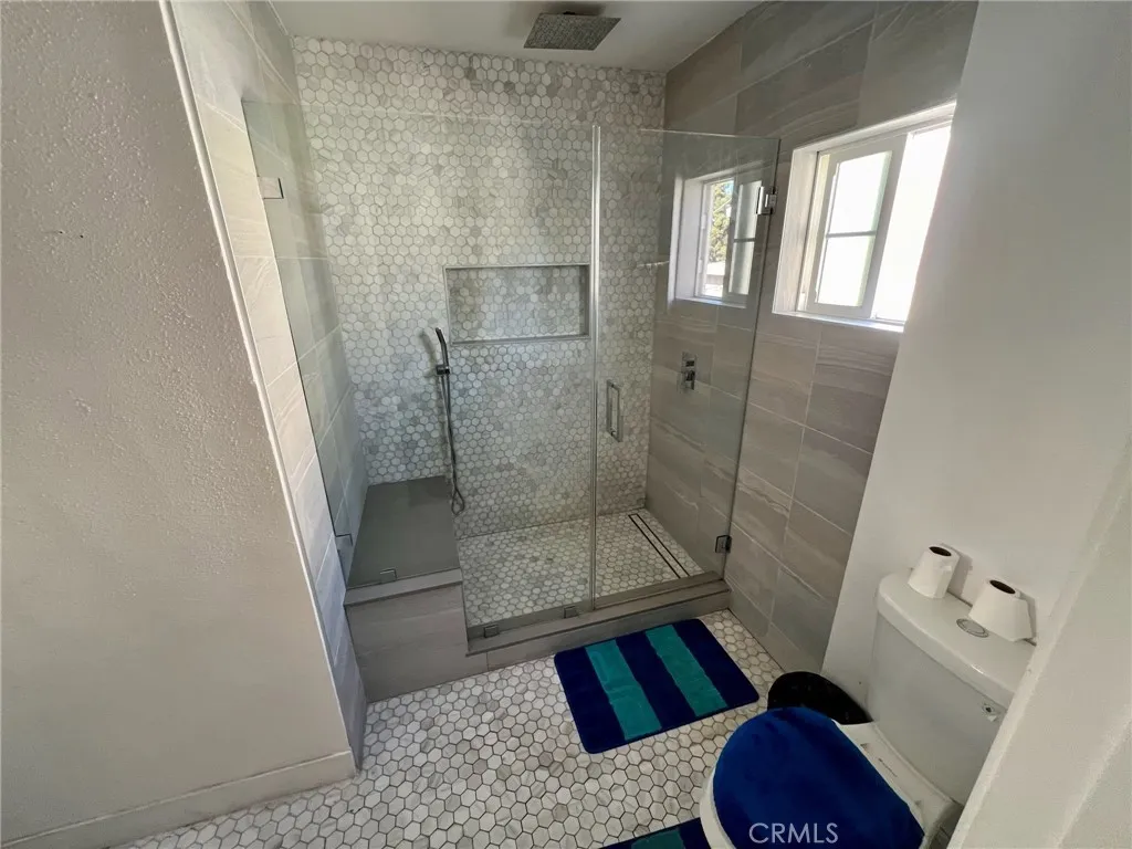 654 Penrith, Los Angeles, California 90023 home-pic-10