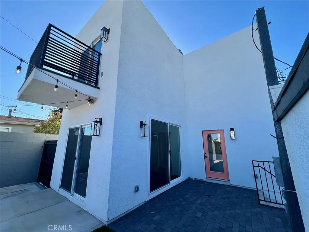 654 Penrith, Los Angeles, California 90023 home-pic-18