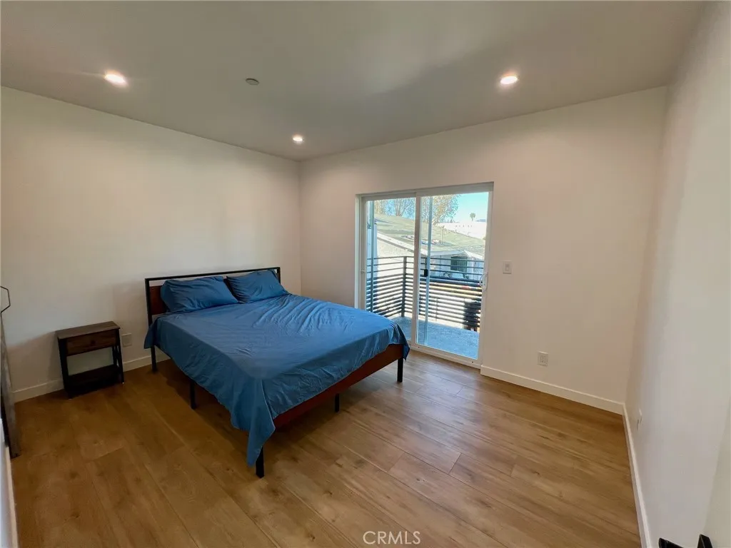 654 Penrith, Los Angeles, California 90023 home-pic-27