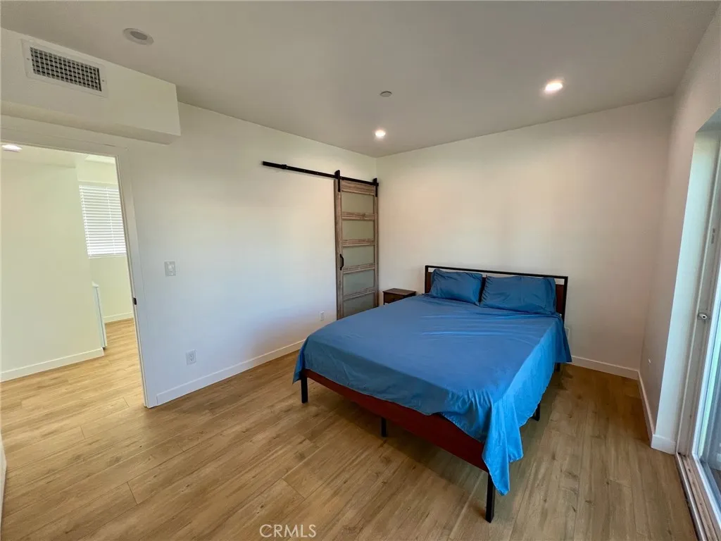 654 Penrith, Los Angeles, California 90023 home-pic-28