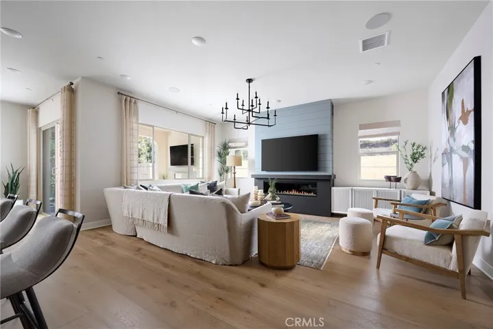 Model Home Photos – Same Floor Plan, Finishes May Vary.