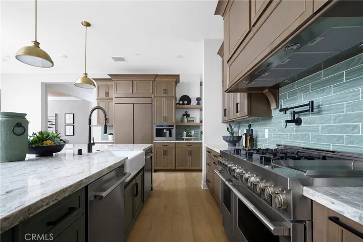 Model Home Photos – Same Floor Plan, Finishes May Vary.