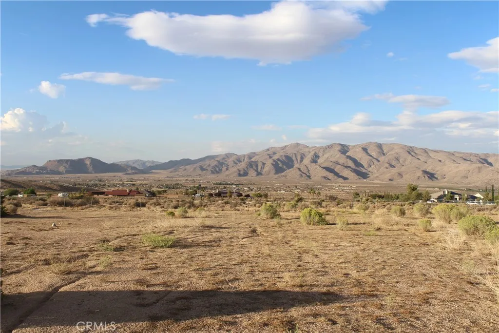 26180 Horizon Street, Apple Valley, California 92308 home-pic-31