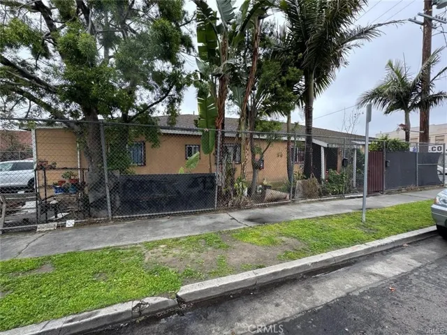 600 E 87th, Los Angeles, California 90002