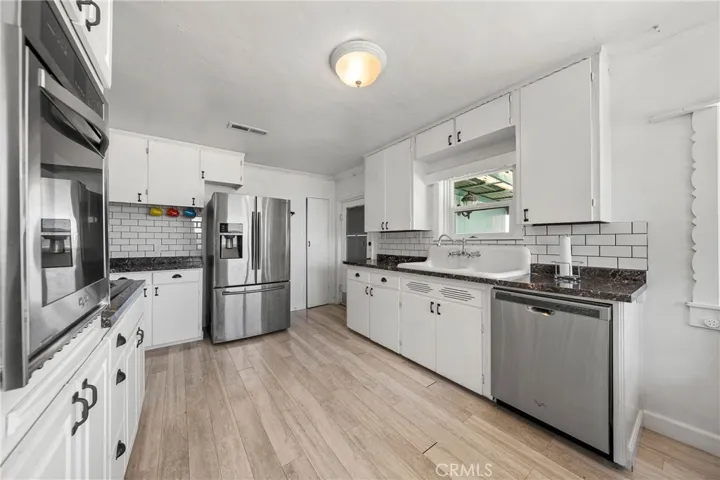 2942 Lakeshore Boulevard, Lakeport, California 95453