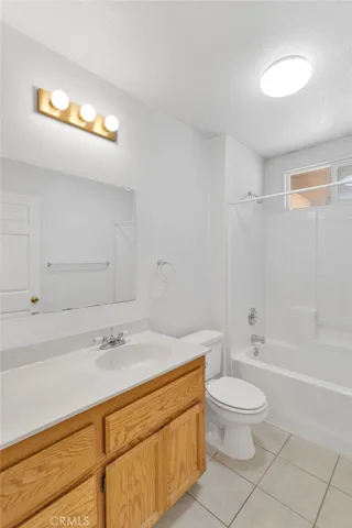 15675 Pohez, Apple Valley, California 92307