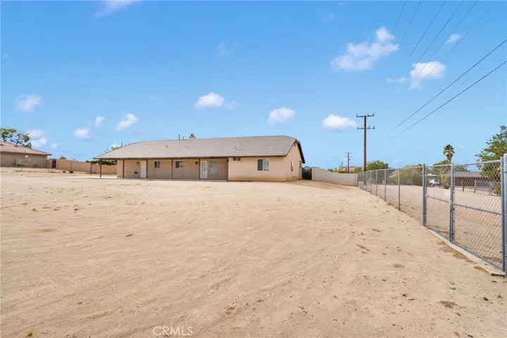 15675 Pohez, Apple Valley, California 92307