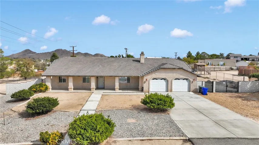 15675 Pohez, Apple Valley, California 92307