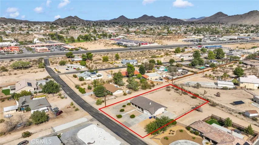 15675 Pohez, Apple Valley, California 92307