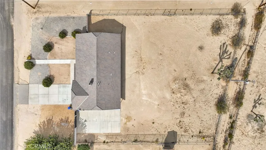 15675 Pohez, Apple Valley, California 92307