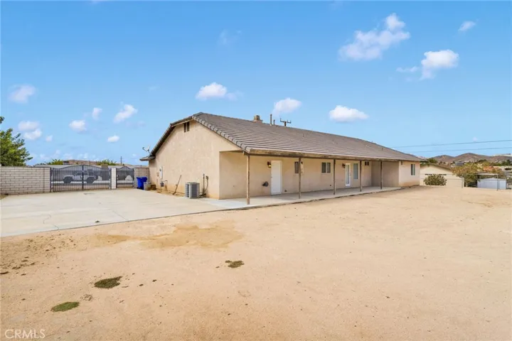 15675 Pohez, Apple Valley, California 92307
