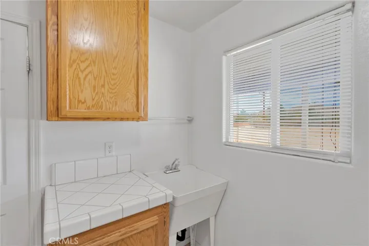 15675 Pohez, Apple Valley, California 92307