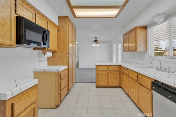 15675 Pohez, Apple Valley, California 92307