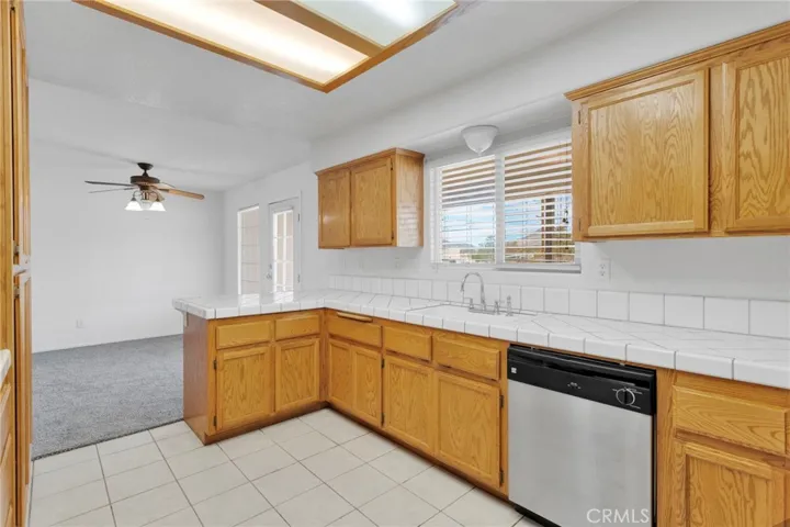 15675 Pohez, Apple Valley, California 92307