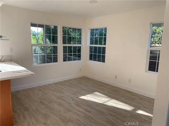Kitchen dining area