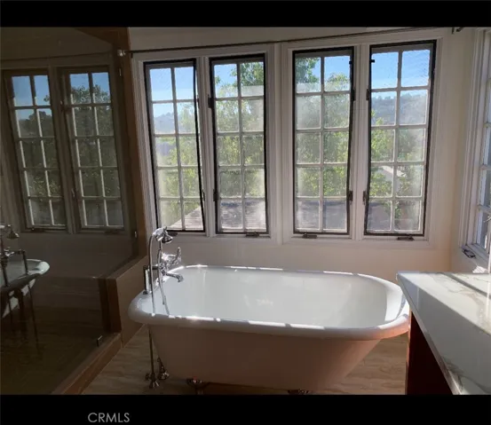 Seprate tub