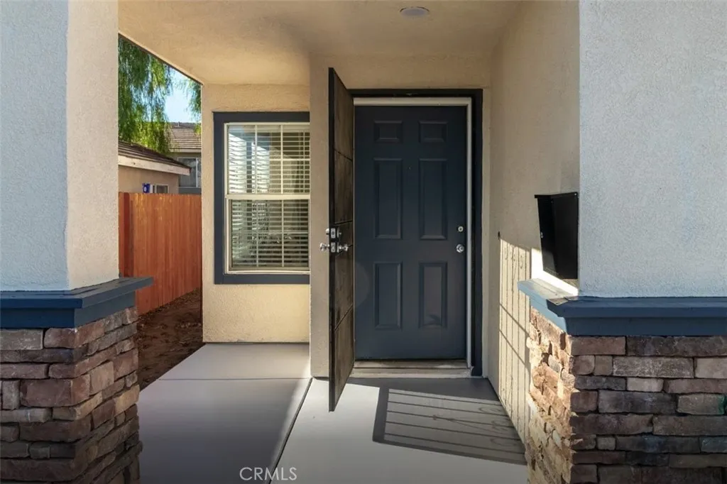 1217 Mandarin Place, Perris, California 92571 home-pic-1