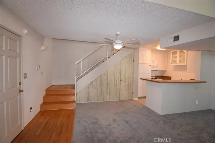 18645 Hatteras Street 211, Tarzana, California 91356