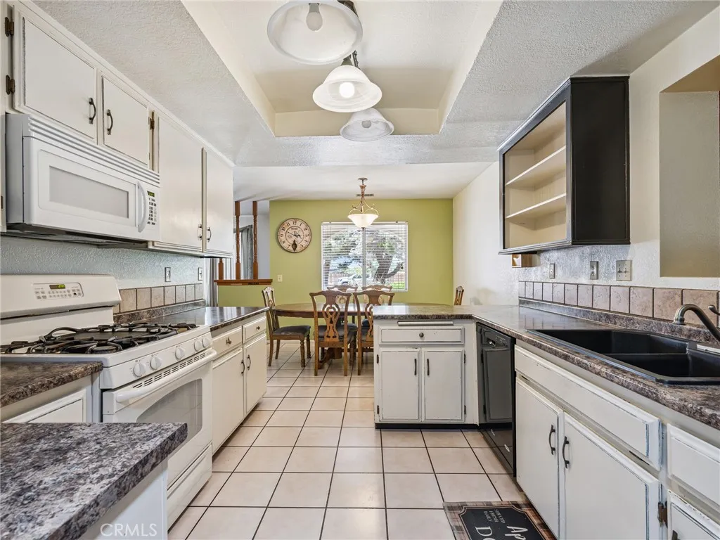 14719 Juniper Street, Hesperia, California 92345 home-pic-18