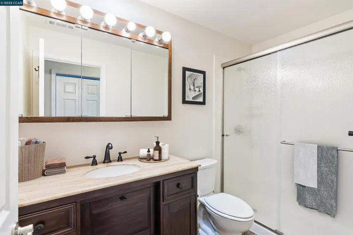 Hall Full Bath w/Shower