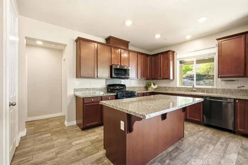 3715 Bur Oak, San Bernardino, California 92407 home-pic-13