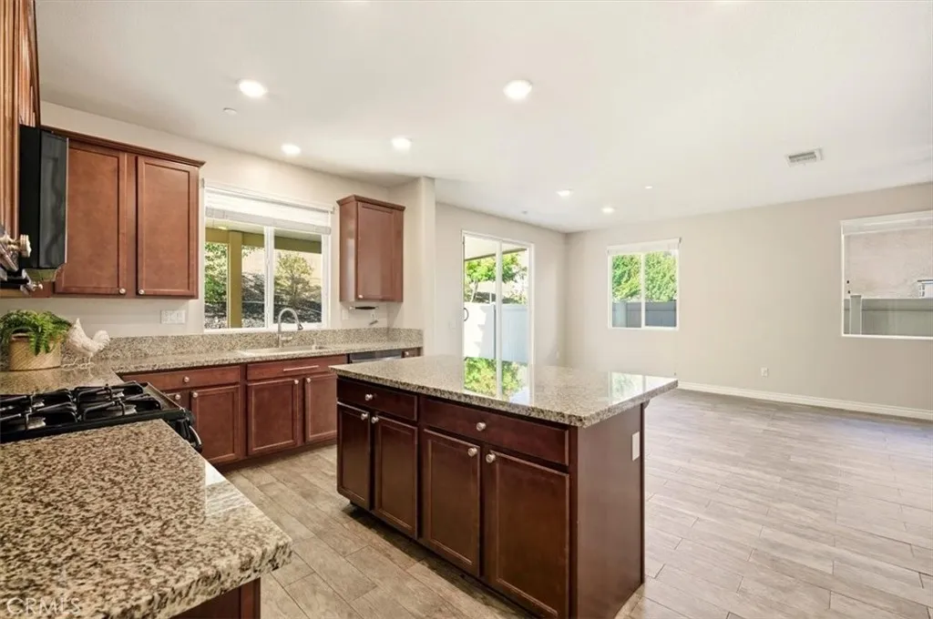 3715 Bur Oak, San Bernardino, California 92407 home-pic-15