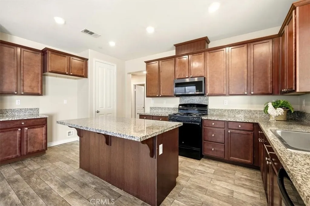 3715 Bur Oak, San Bernardino, California 92407 home-pic-12