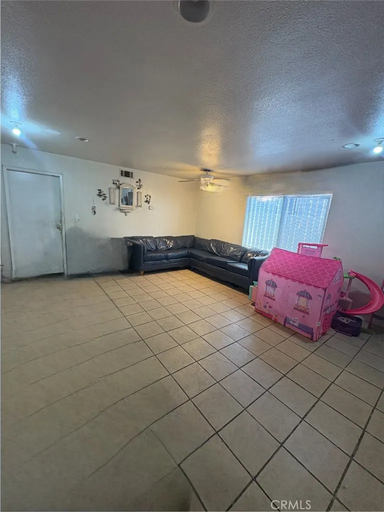 2110 E 113th, Los Angeles, California 90059 home-pic-4