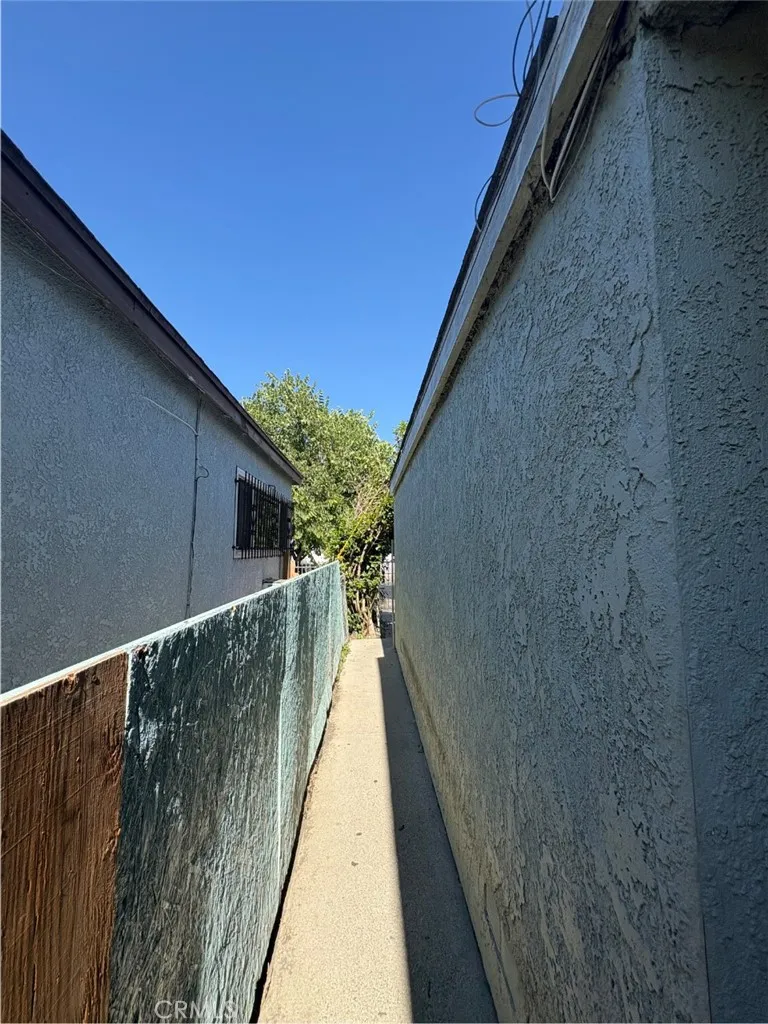 2110 E 113th, Los Angeles, California 90059 home-pic-32
