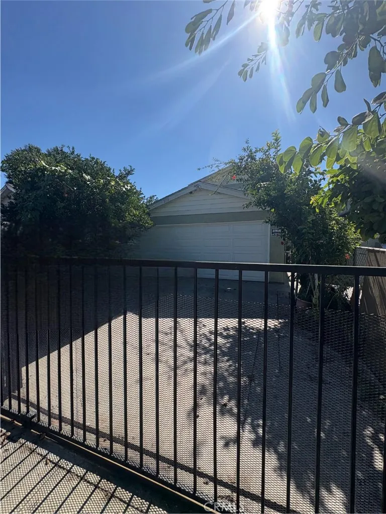 2110 E 113th, Los Angeles, California 90059 home-pic-1