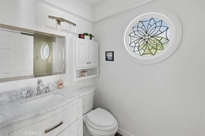 Downstairs Apartment Bathroom